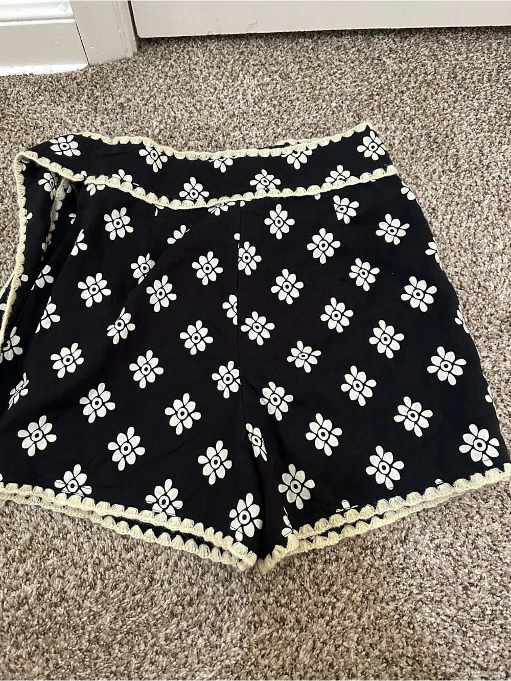 Farm Rio Anthropologie Wrap Skort in Black and Cream NWT - Picture 5 of 7